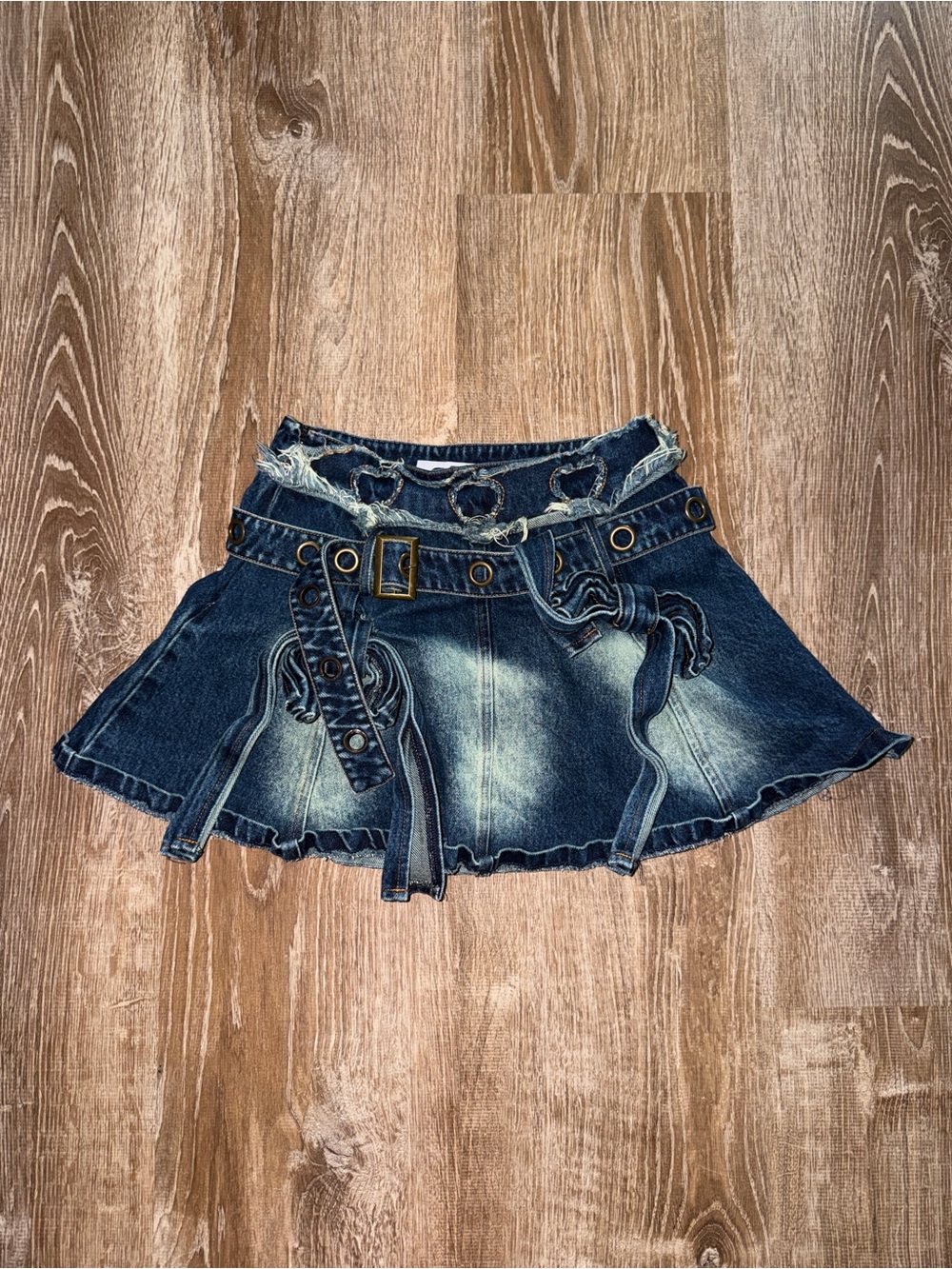 Y2K Distressed Dark Wash Denim Mini Skirt with Belt